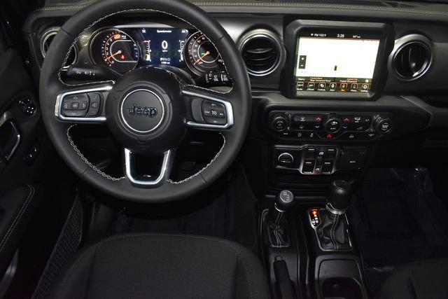 Used 2023 Jeep Wrangler Unlimited Sahara AWD/4WD image 28