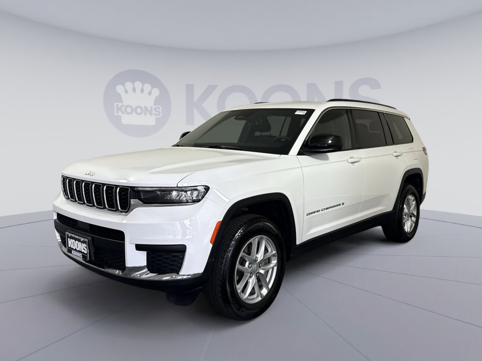 Used 2025 Jeep Grand Cherokee L Laredo w/ Luxury Tech Group I AWD/4WD image 1