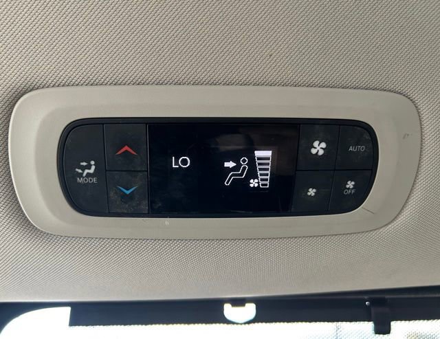 Used 2020 Chrysler Pacifica Touring-L Plus FWD image 23