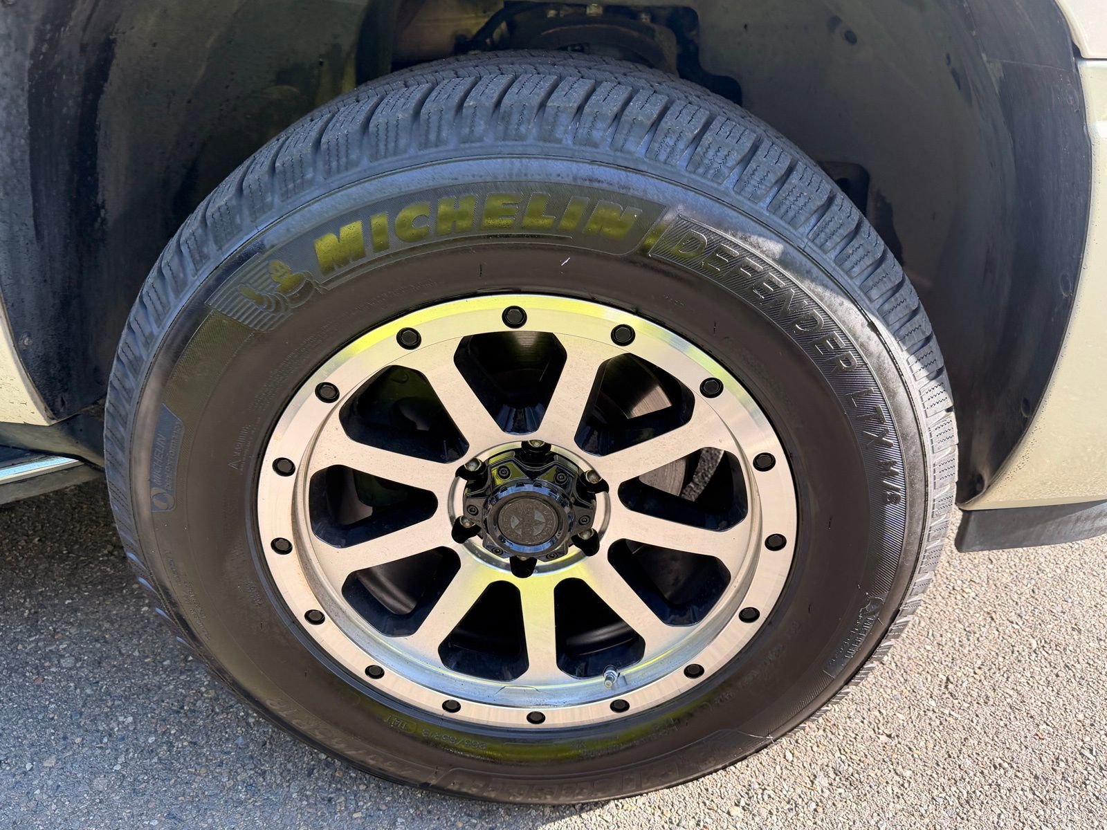 Used 2008 Cadillac Escalade EXT image 4