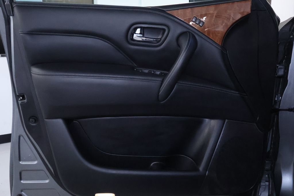 Used 2019 INFINITI QX80 Luxe w/ Proassist Package image 12