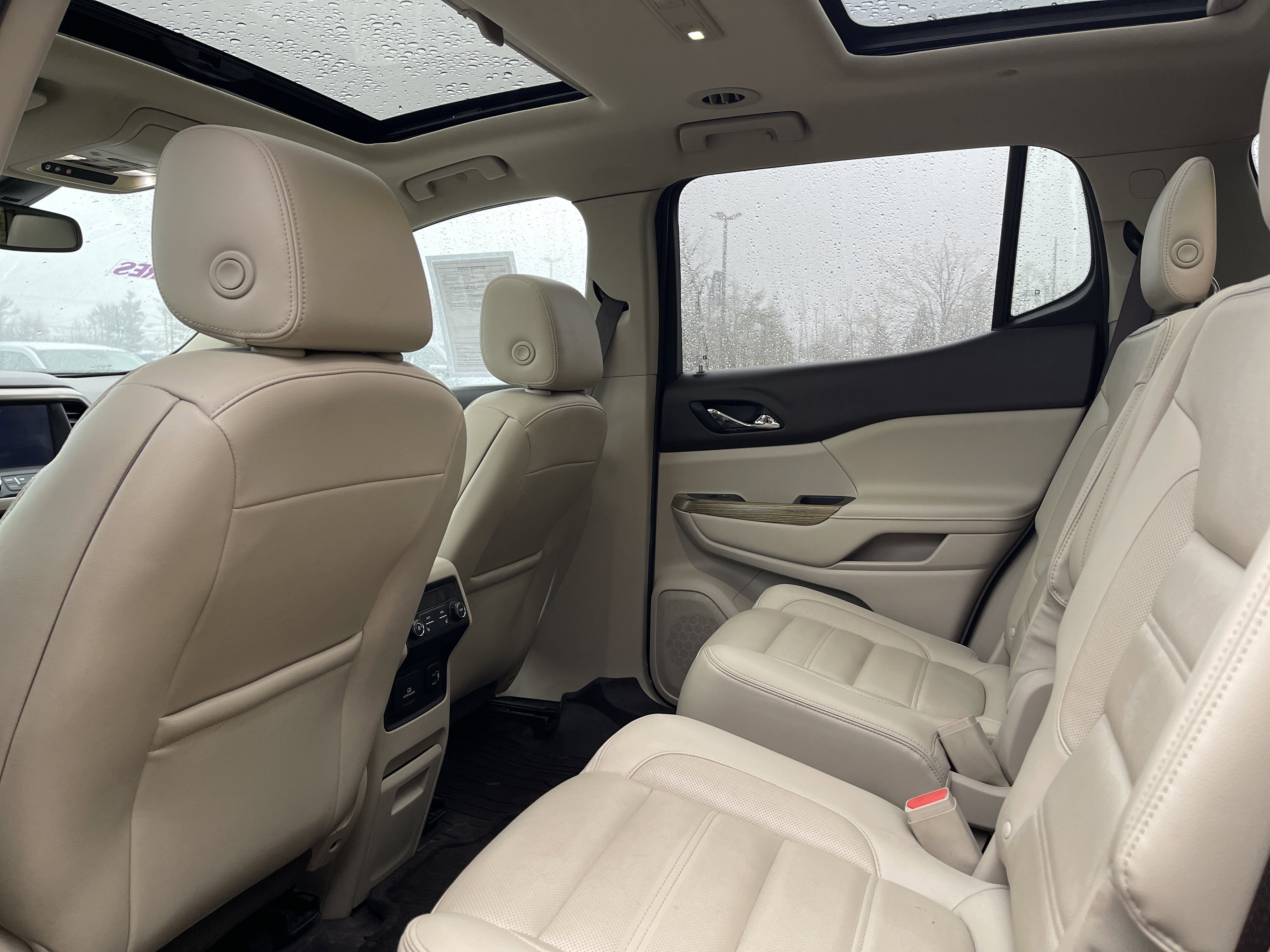Used 2018 GMC Acadia Denali AWD/4WD image 10