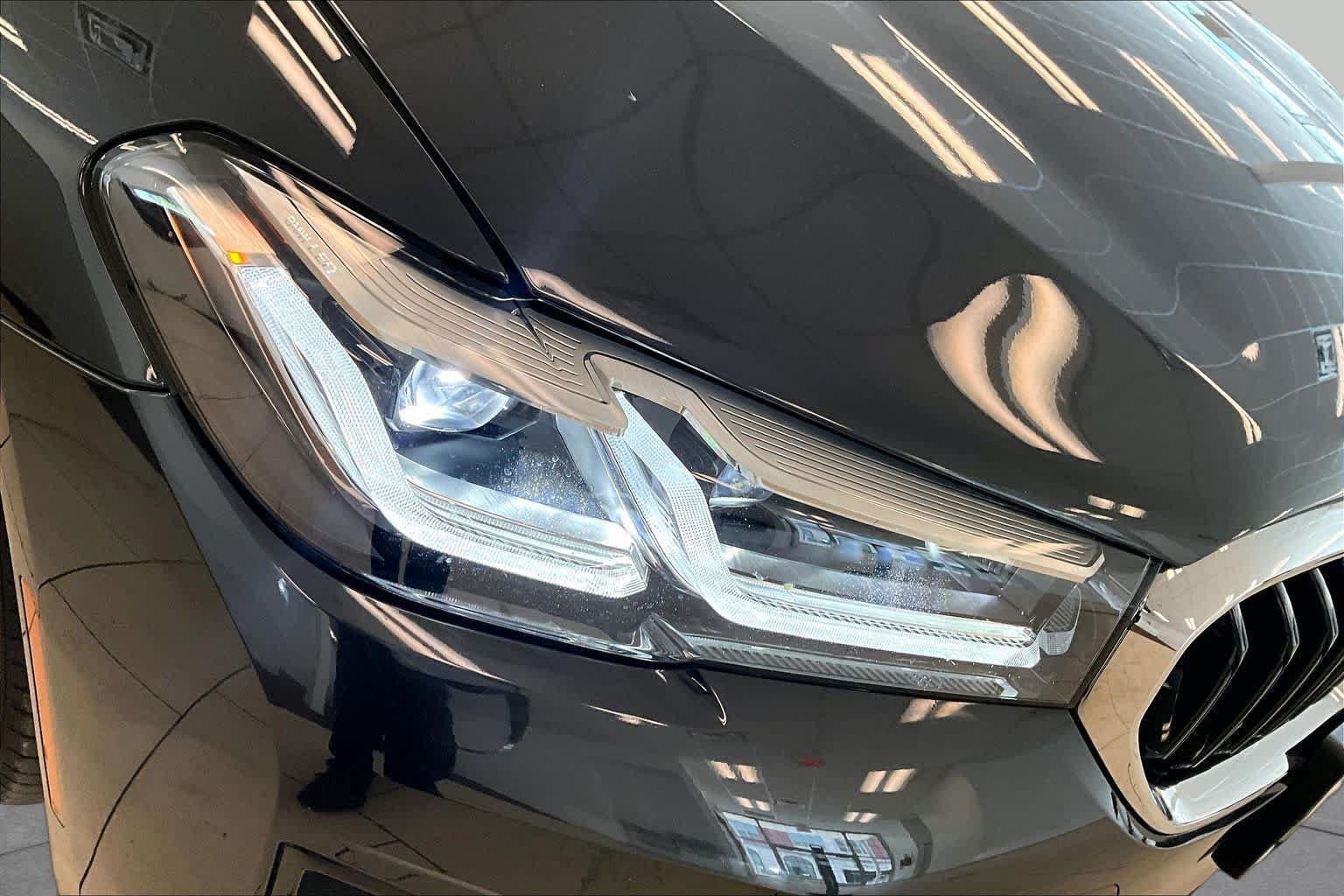 Used 2023 BMW 530i w/ Premium Package RWD image 25