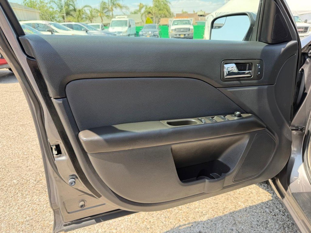 Used 2012 Ford Fusion SE FWD image 10