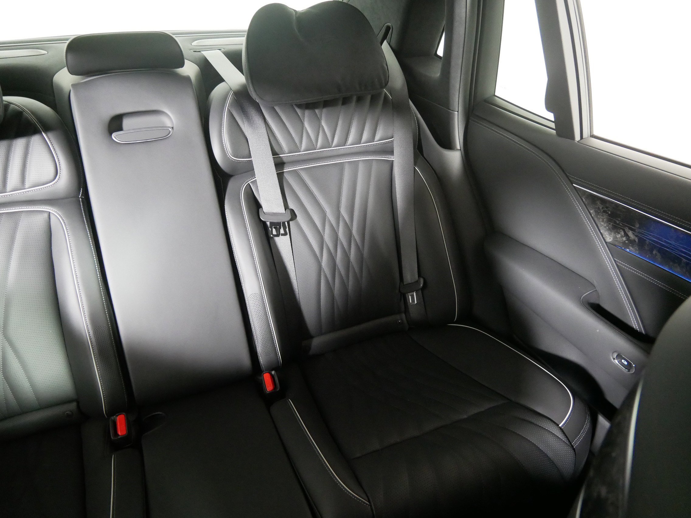 Certified 2025 Genesis G90 3.5T image 14