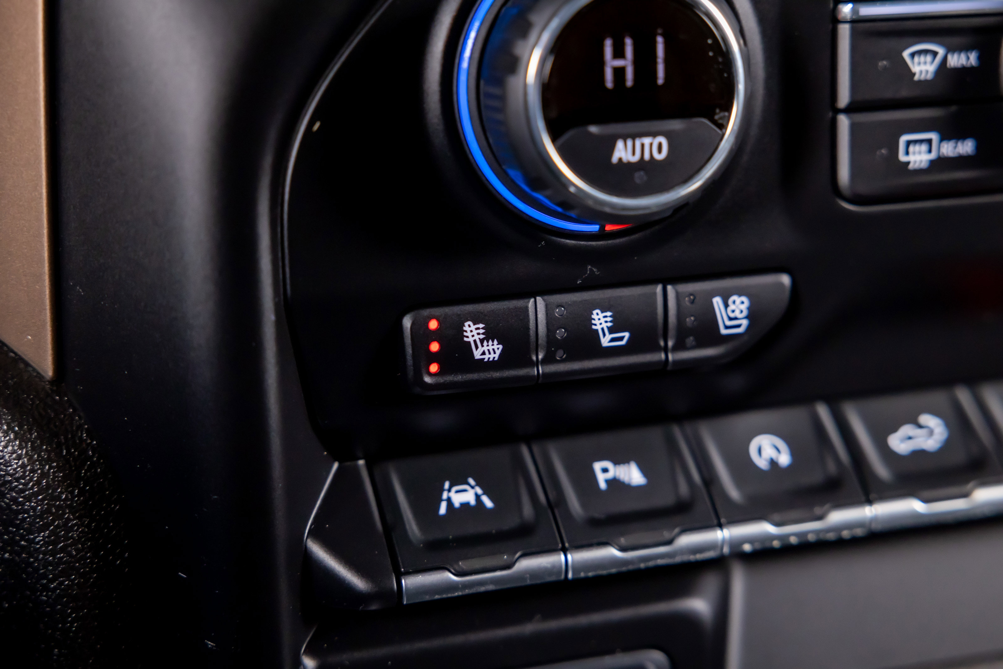 Used 2021 Chevrolet Silverado 1500 High Country w/ Technology Package image 17