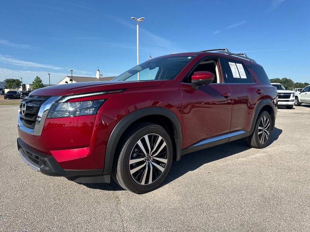 Used 2025 Nissan Pathfinder Platinum w/ Cargo Package AWD/4WD image 2