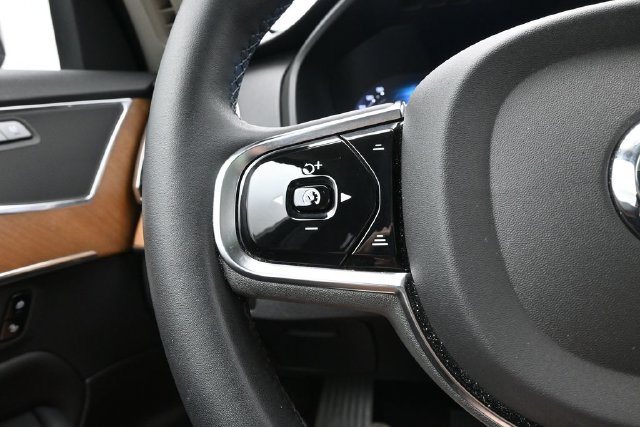 Used 2024 Volvo XC90 B6 Plus w/ Protection Package AWD/4WD image 25