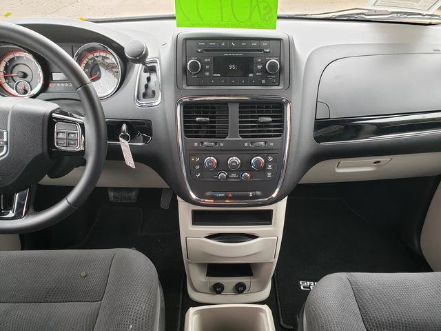 Used 2016 Dodge Grand Caravan SE FWD image 14