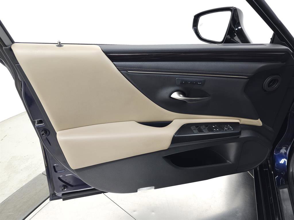 Certified 2021 Lexus ES 250 w/ Premium Package image 12