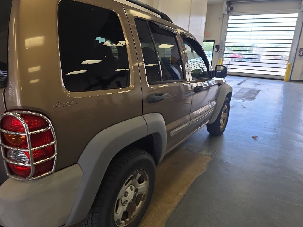 Used 2002 Jeep Liberty Sport AWD/4WD image 6