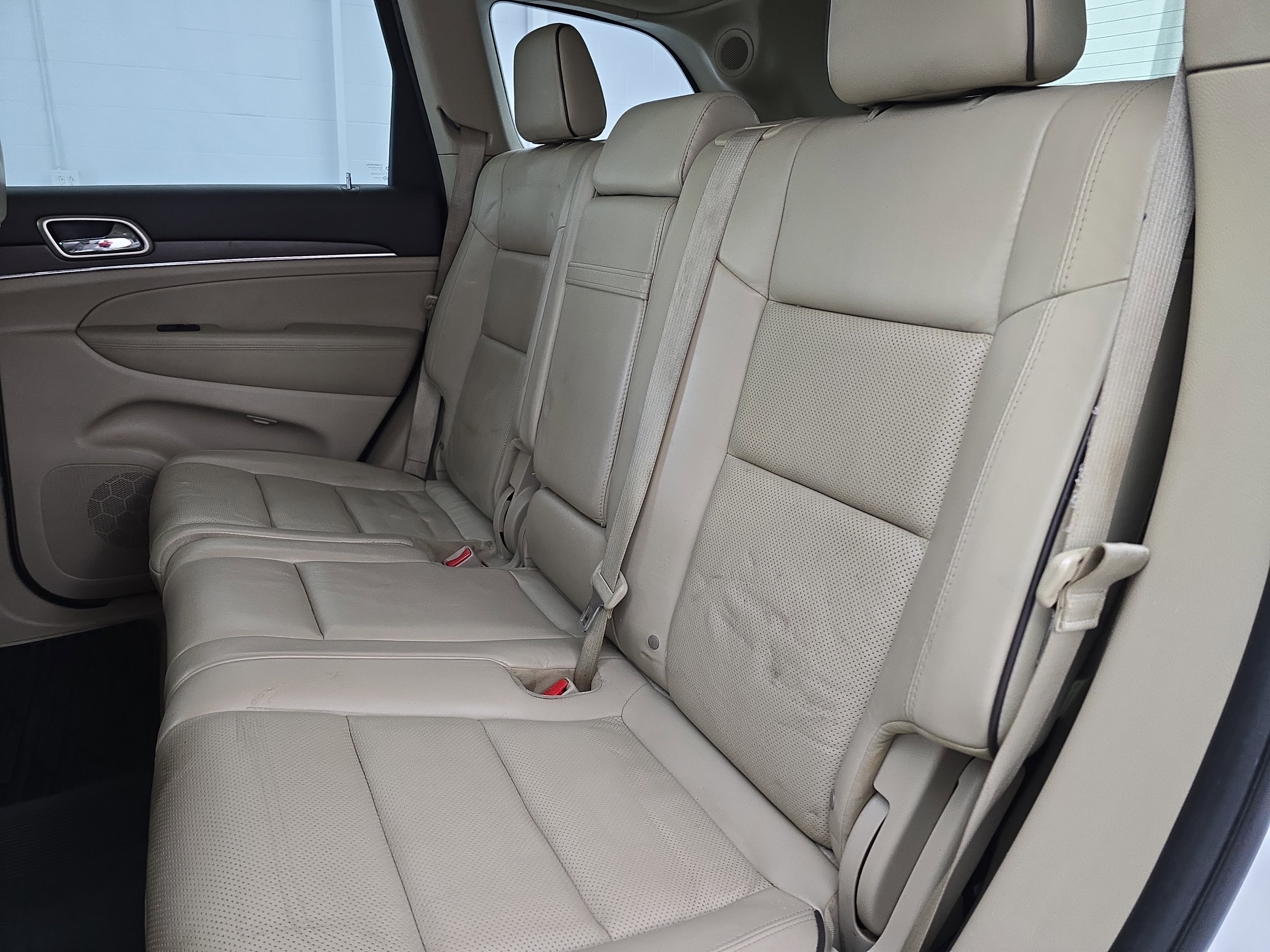 Used 2014 Jeep Grand Cherokee Overland image 14