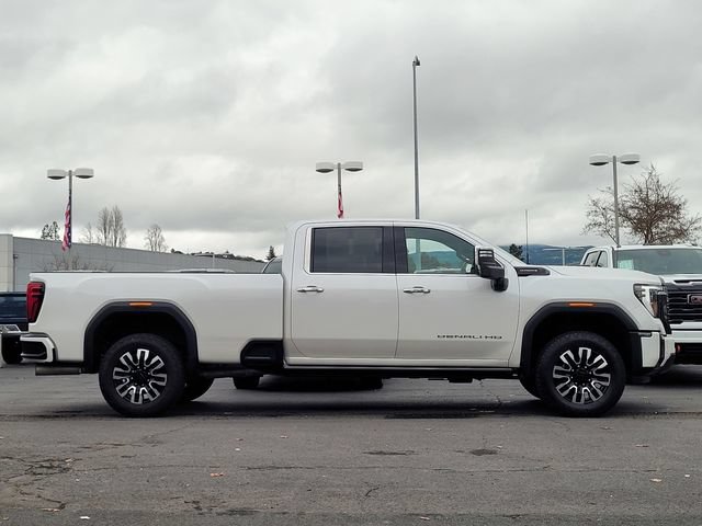Used 2024 GMC Sierra 3500 Denali Ultimate AWD/4WD image 5