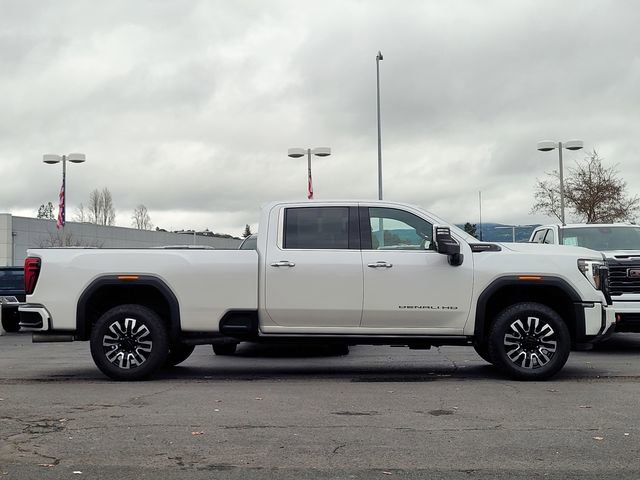 Used 2024 GMC Sierra 3500 Denali Ultimate AWD/4WD image 5