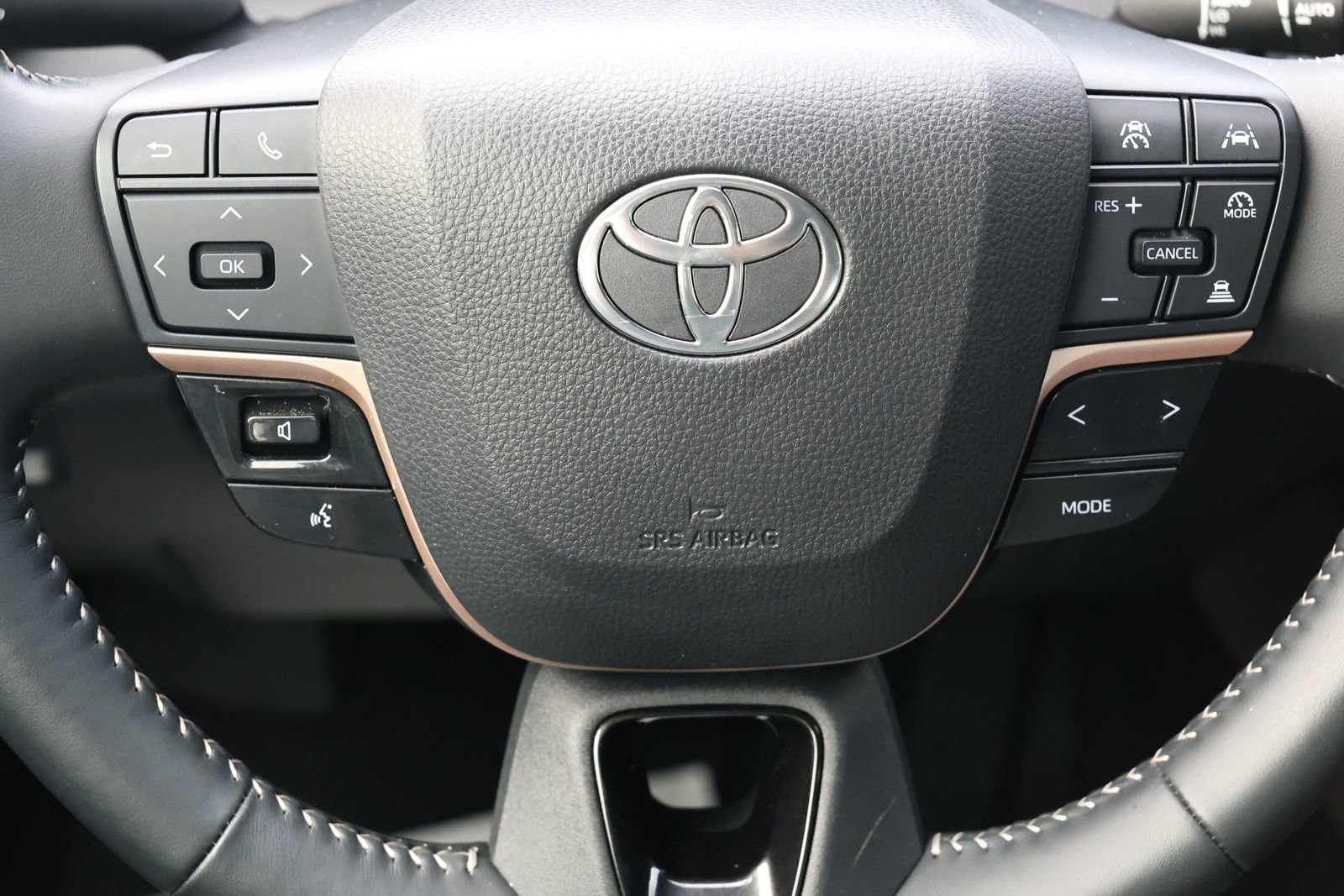 Used 2024 Toyota Crown AWD/4WD image 16