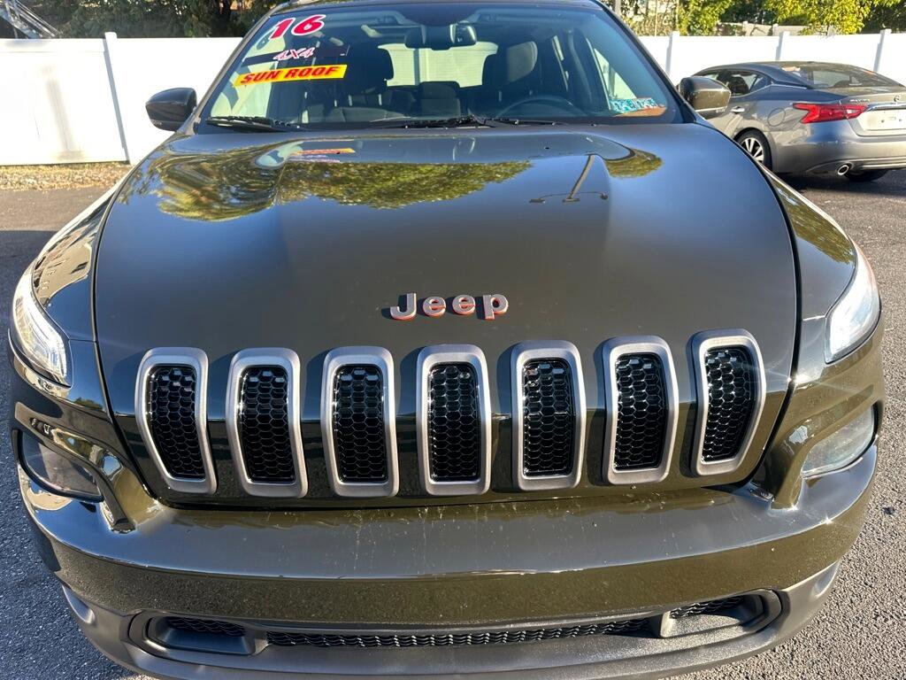 Used 2016 Jeep Cherokee 75th Anniversary image 19