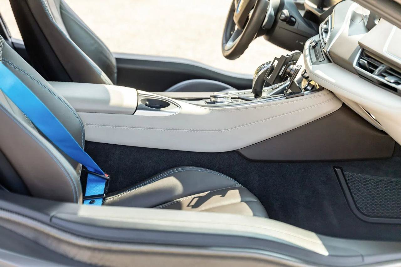 Used 2014 BMW i8 AWD/4WD image 38
