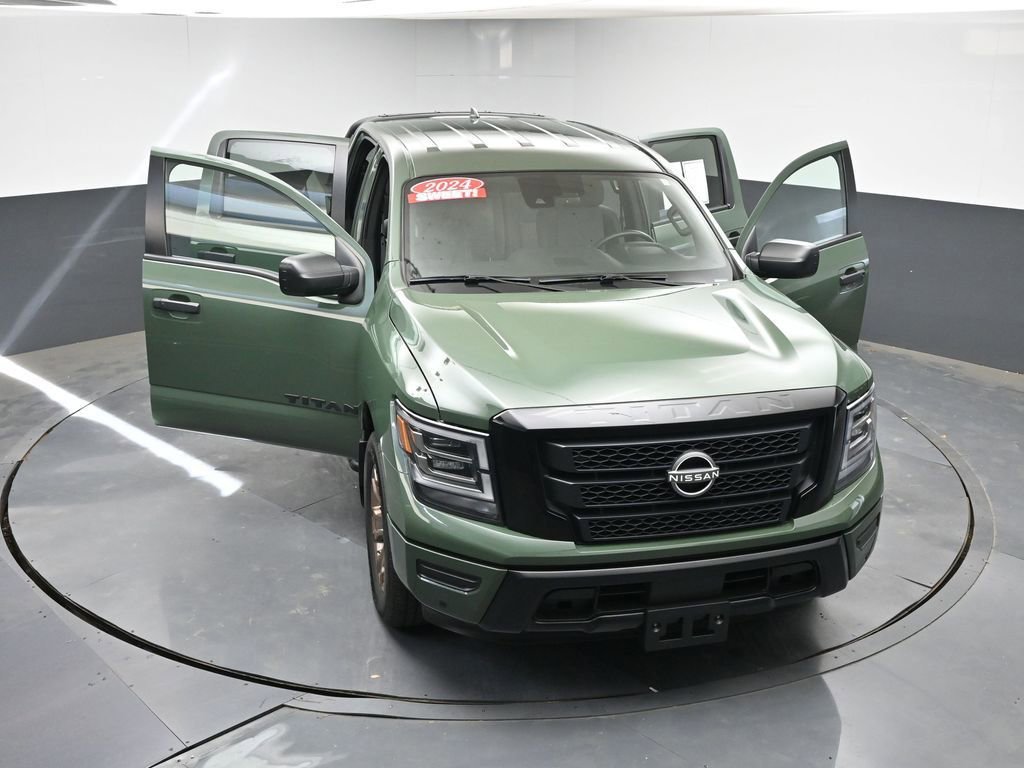Used 2024 Nissan Titan SV w/ SV Bronze Edition Package image 49