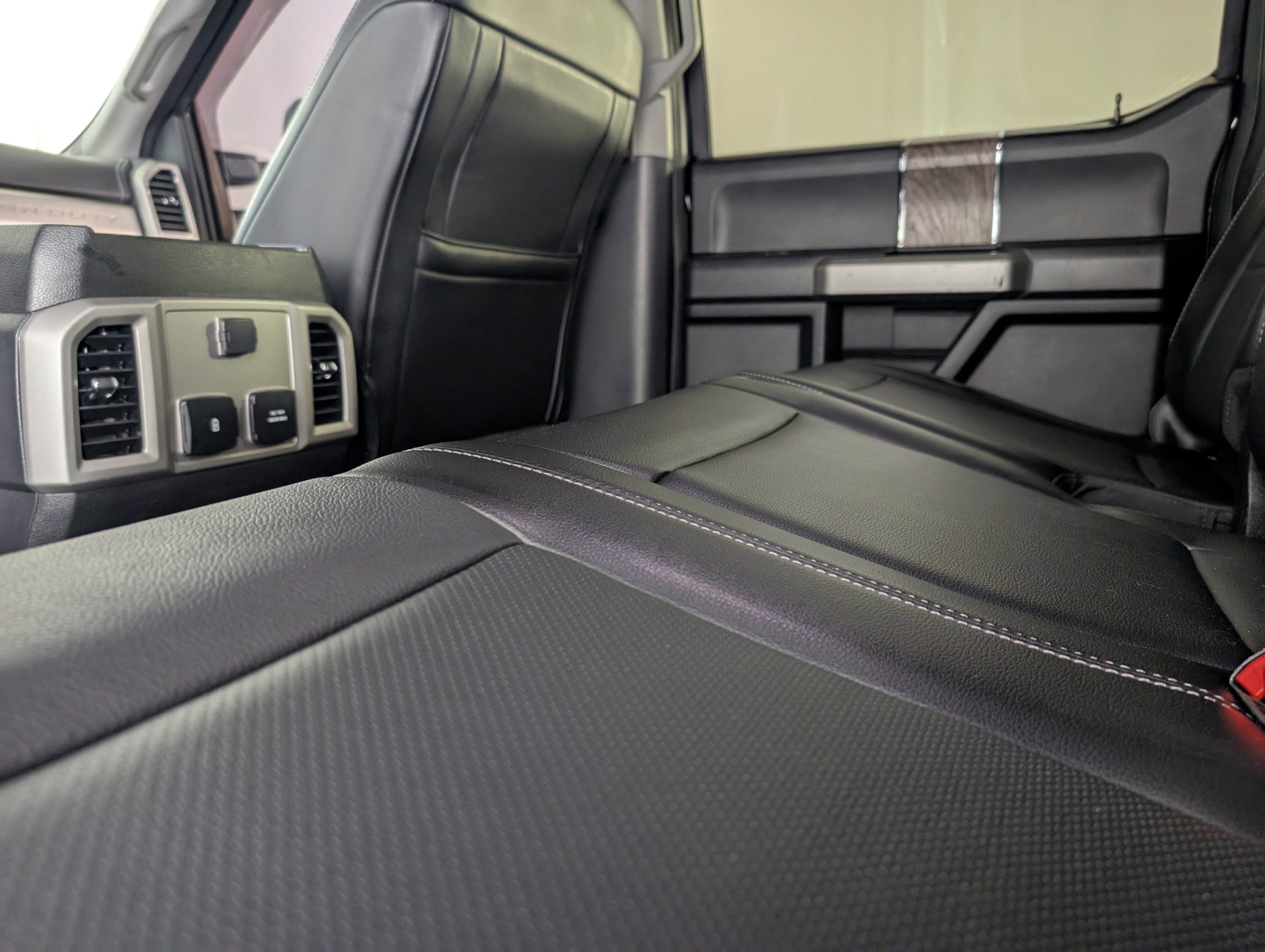 Used 2019 Ford F250 Lariat w/ Lariat Ultimate Package image 14