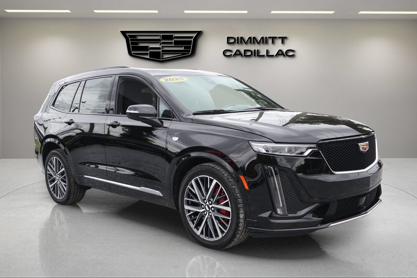 Certified 2025 Cadillac XT6 Sport w/ Platinum Package AWD/4WD image 3