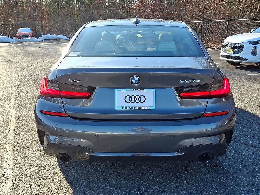 Used 2021 BMW 330e xDrive w/ M Sport Package image 5