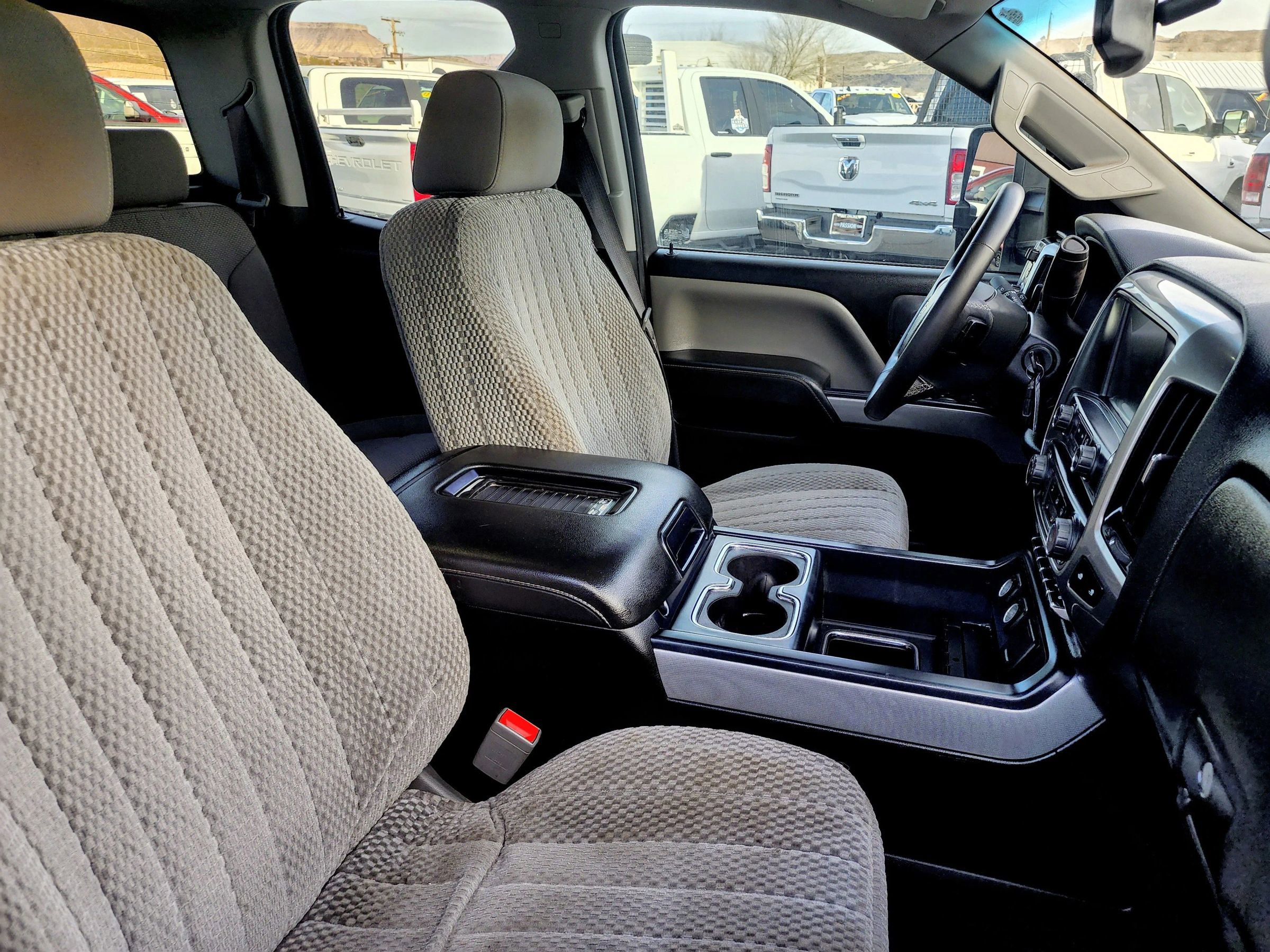 Used 2017 Chevrolet Silverado 3500 LT image 38