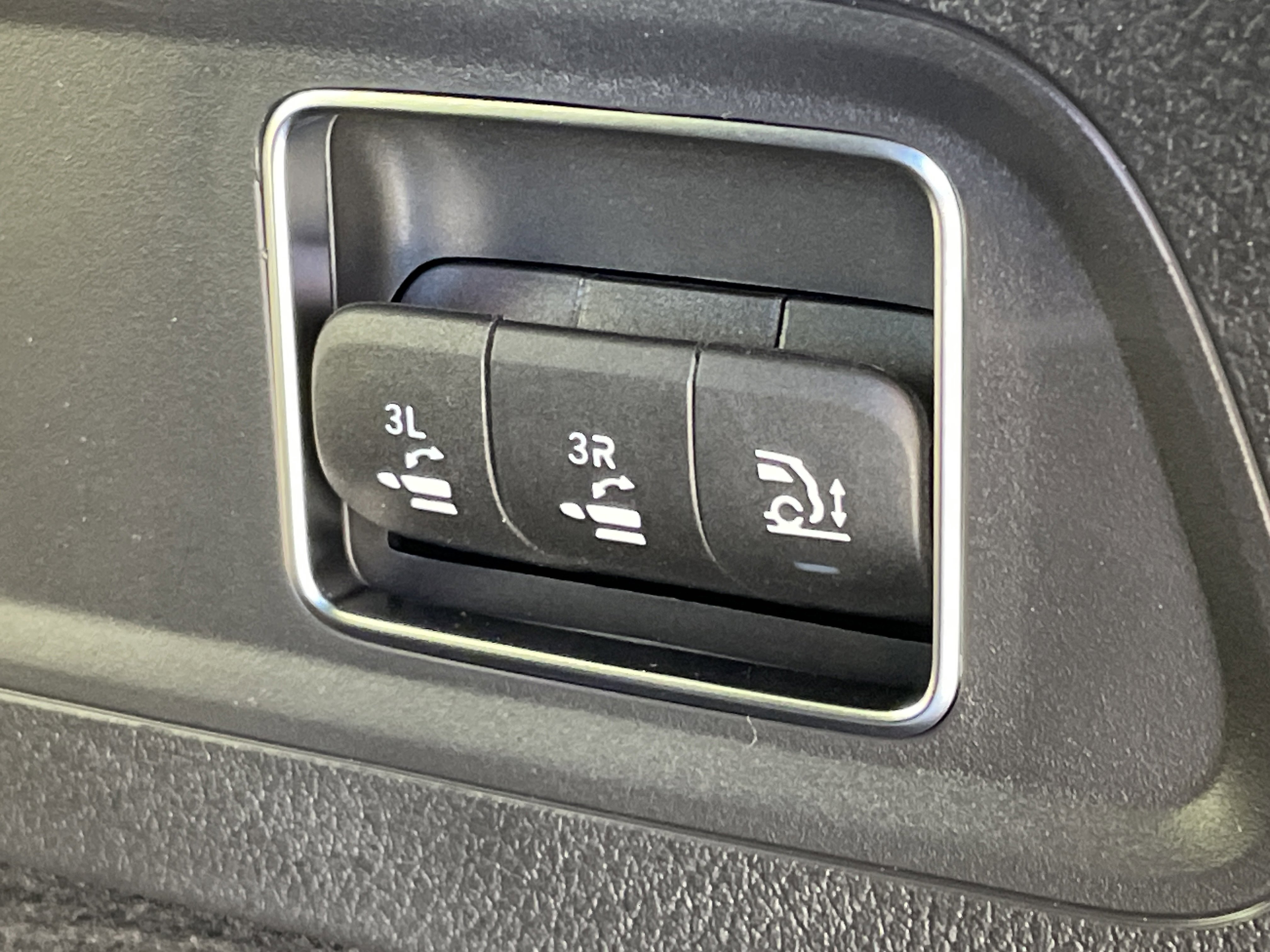 New 2026 Mercedes-Benz GLS 580 4MATIC image 10