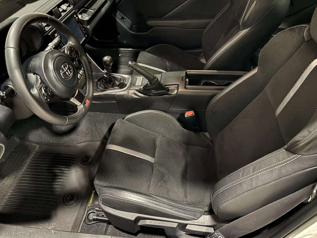 Used 2023 Toyota GR86 Premium image 13