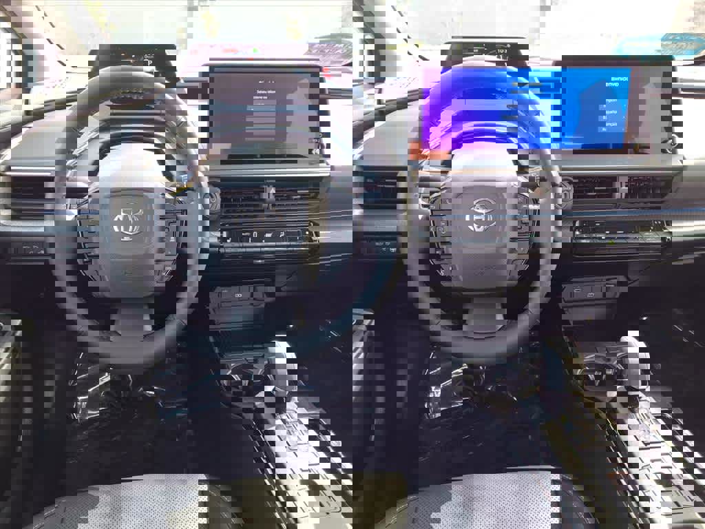 Used 2024 Toyota Prius XLE image 8