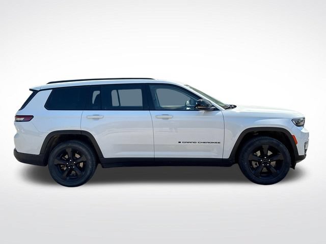 Used 2023 Jeep Grand Cherokee L Limited w/ Black Appearance Package AWD/4WD image 7