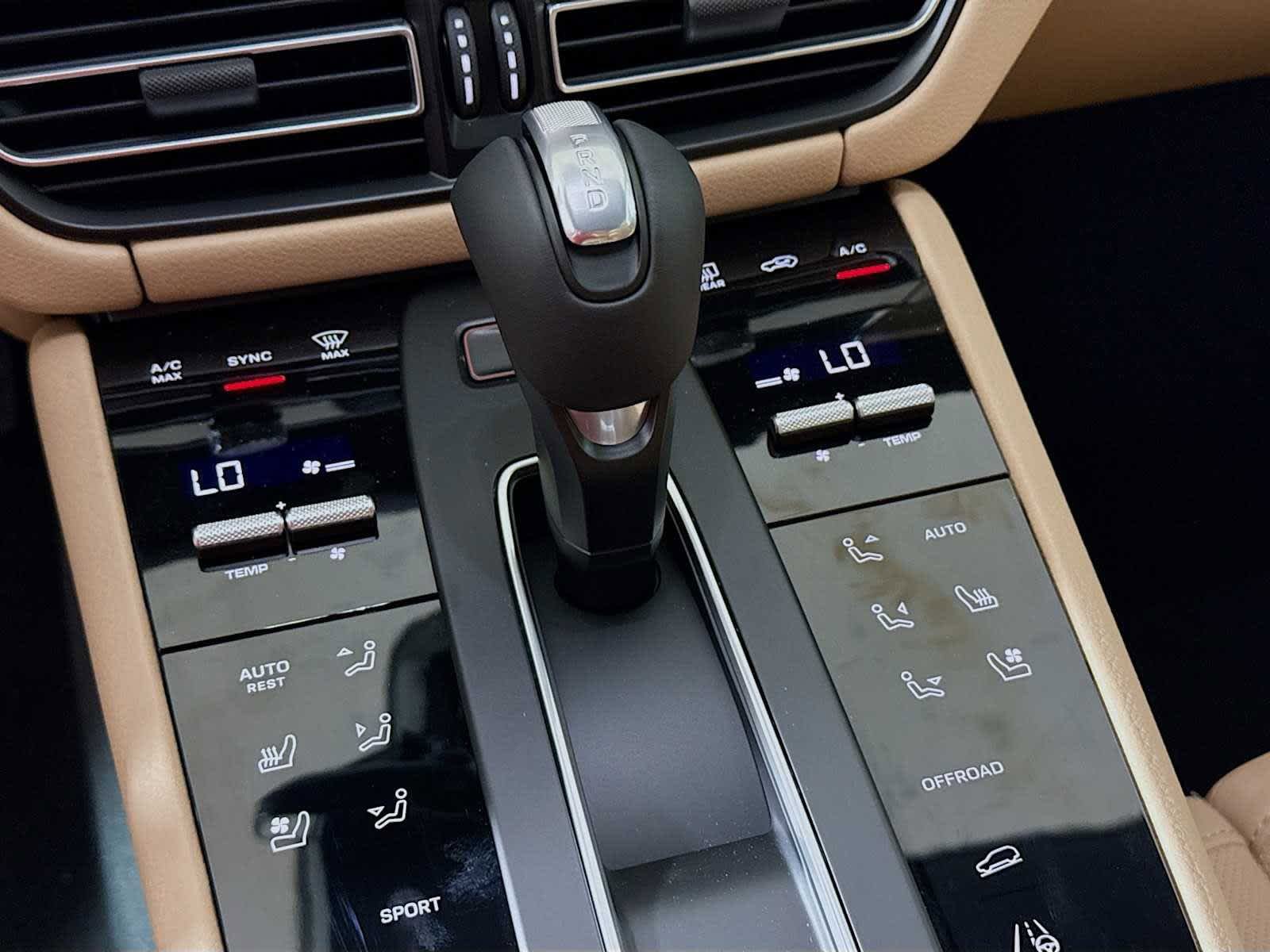 New 2025 Porsche Macan AWD/4WD image 13