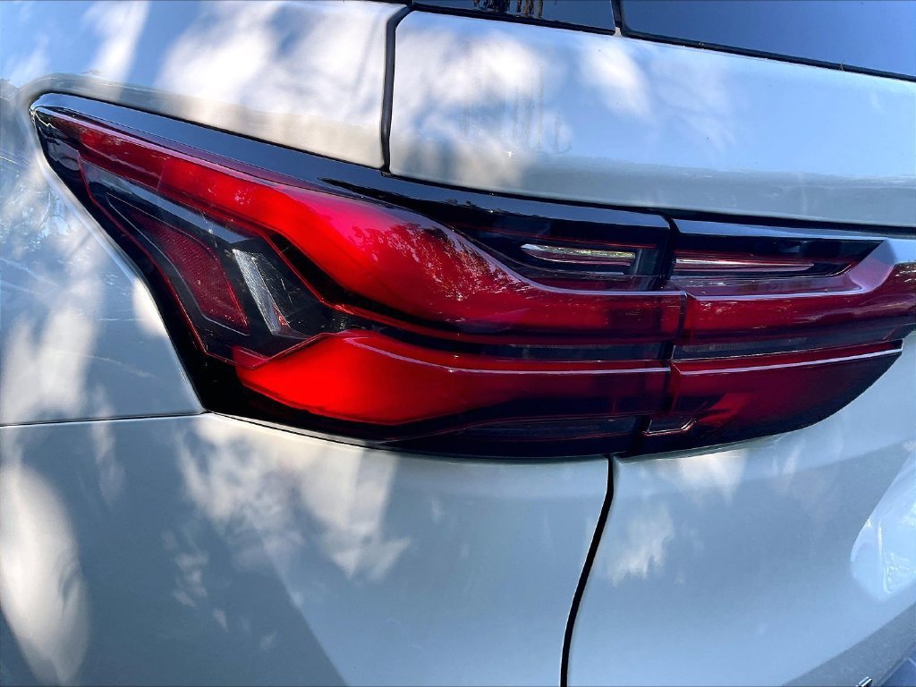Used 2022 Chevrolet Traverse LT AWD/4WD image 34
