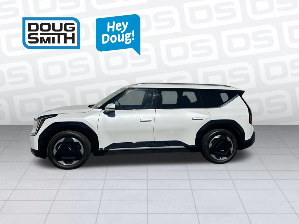 Used 2024 Kia EV9 Land AWD/4WD image 2