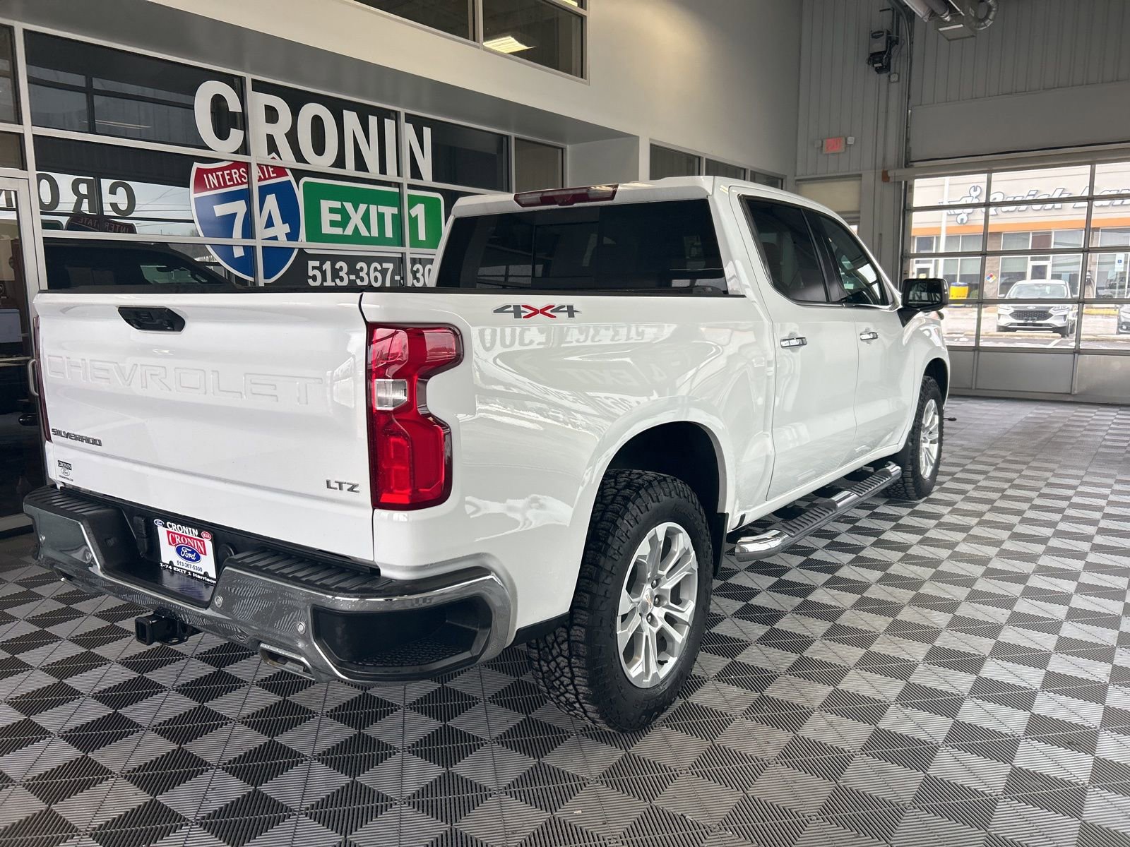 Used 2023 Chevrolet Silverado 1500 LTZ w/ Technology Package image 6