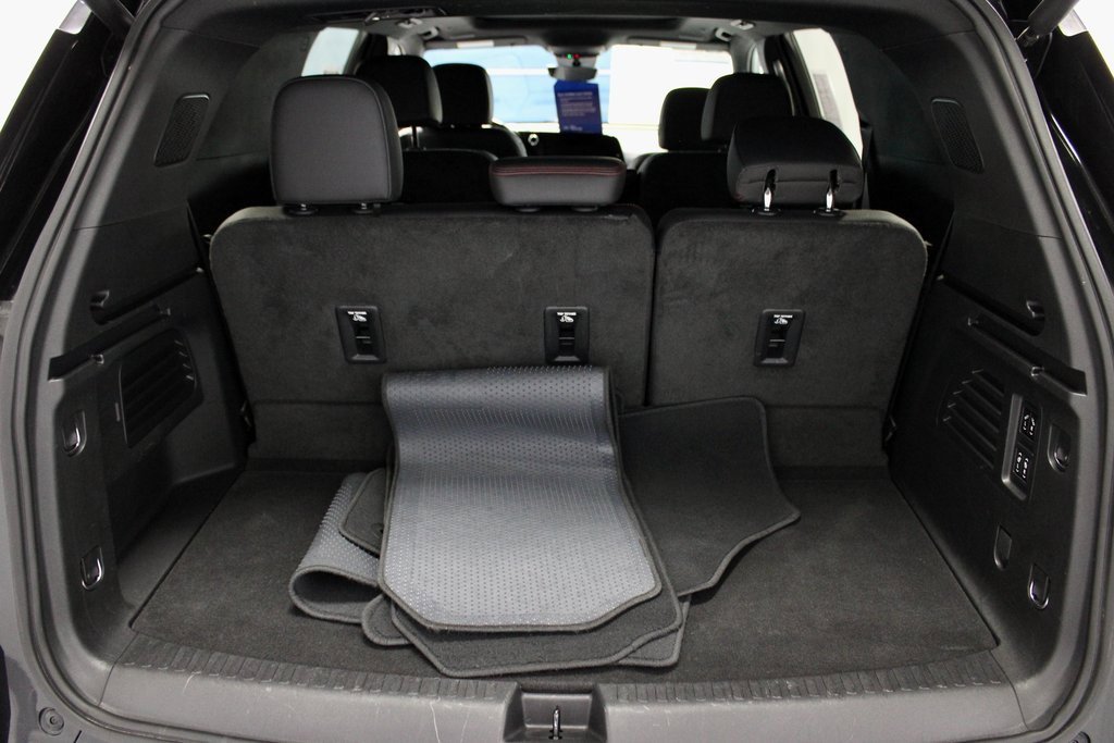 Used 2024 Chevrolet Traverse RS image 14