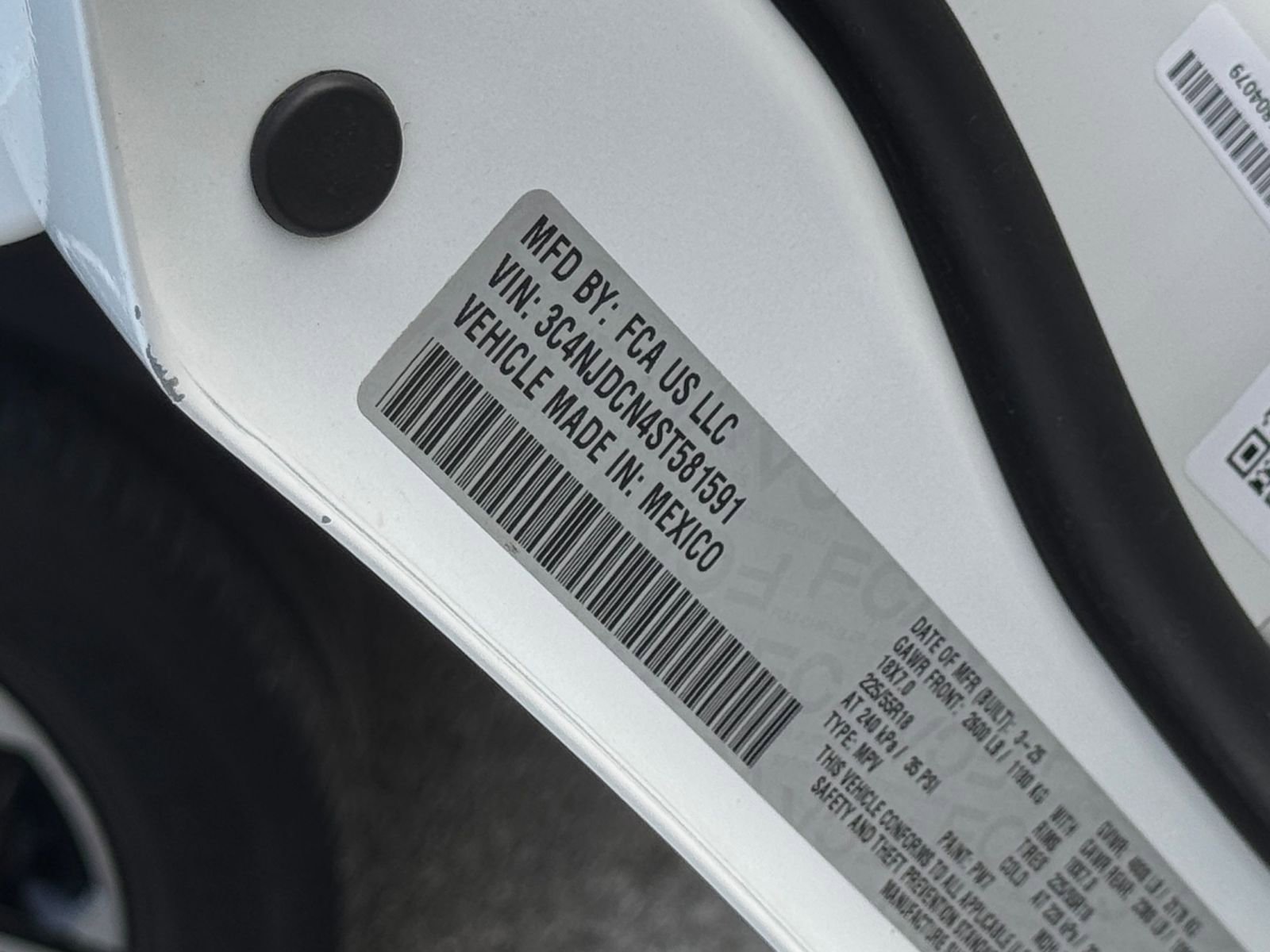 Used 2025 Jeep Compass Limited image 29