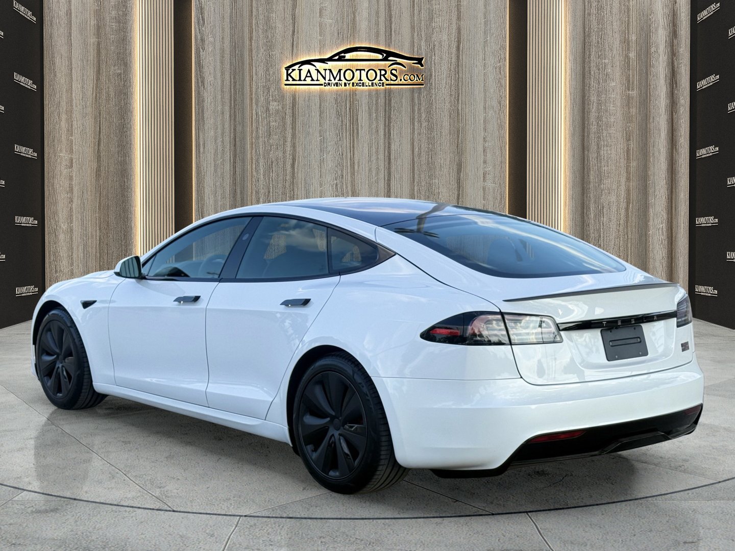 Used 2024 Tesla Model S Plaid AWD/4WD image 8