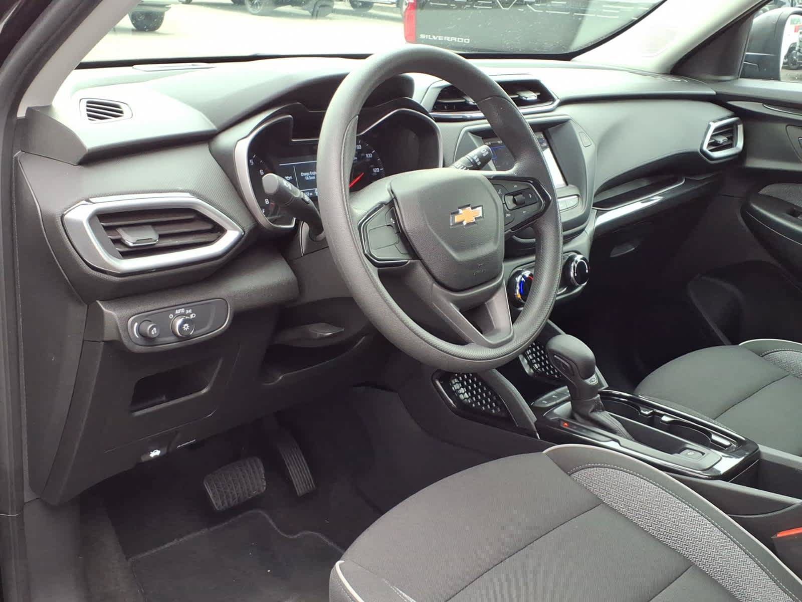 Certified 2023 Chevrolet TrailBlazer LS FWD image 9