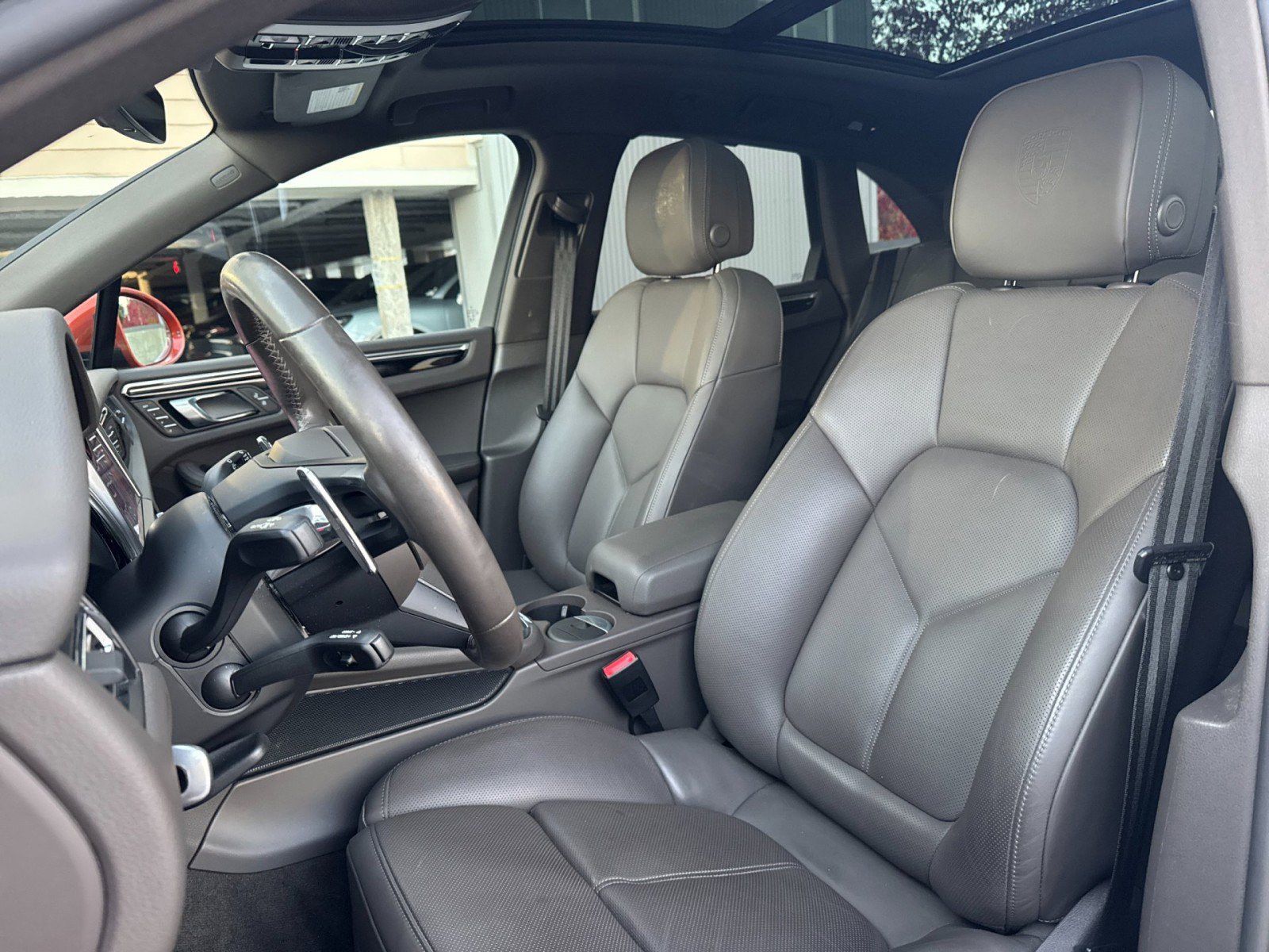 Used 2023 Porsche Macan S image 5