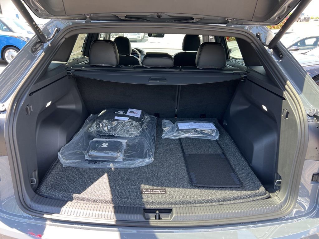 New 2026 Volkswagen Atlas Cross Sport SEL image 13