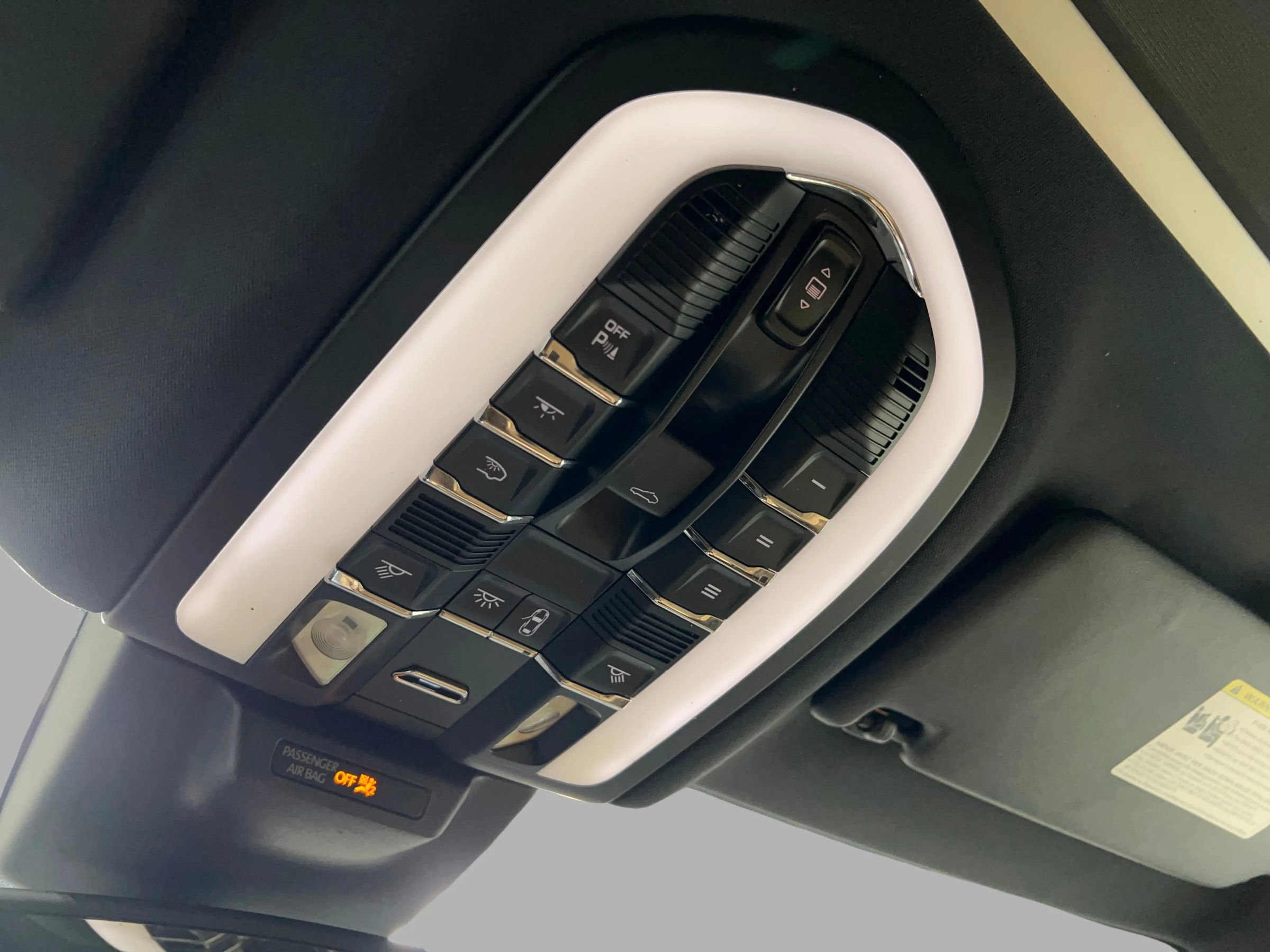 Used 2017 Porsche Macan S image 40