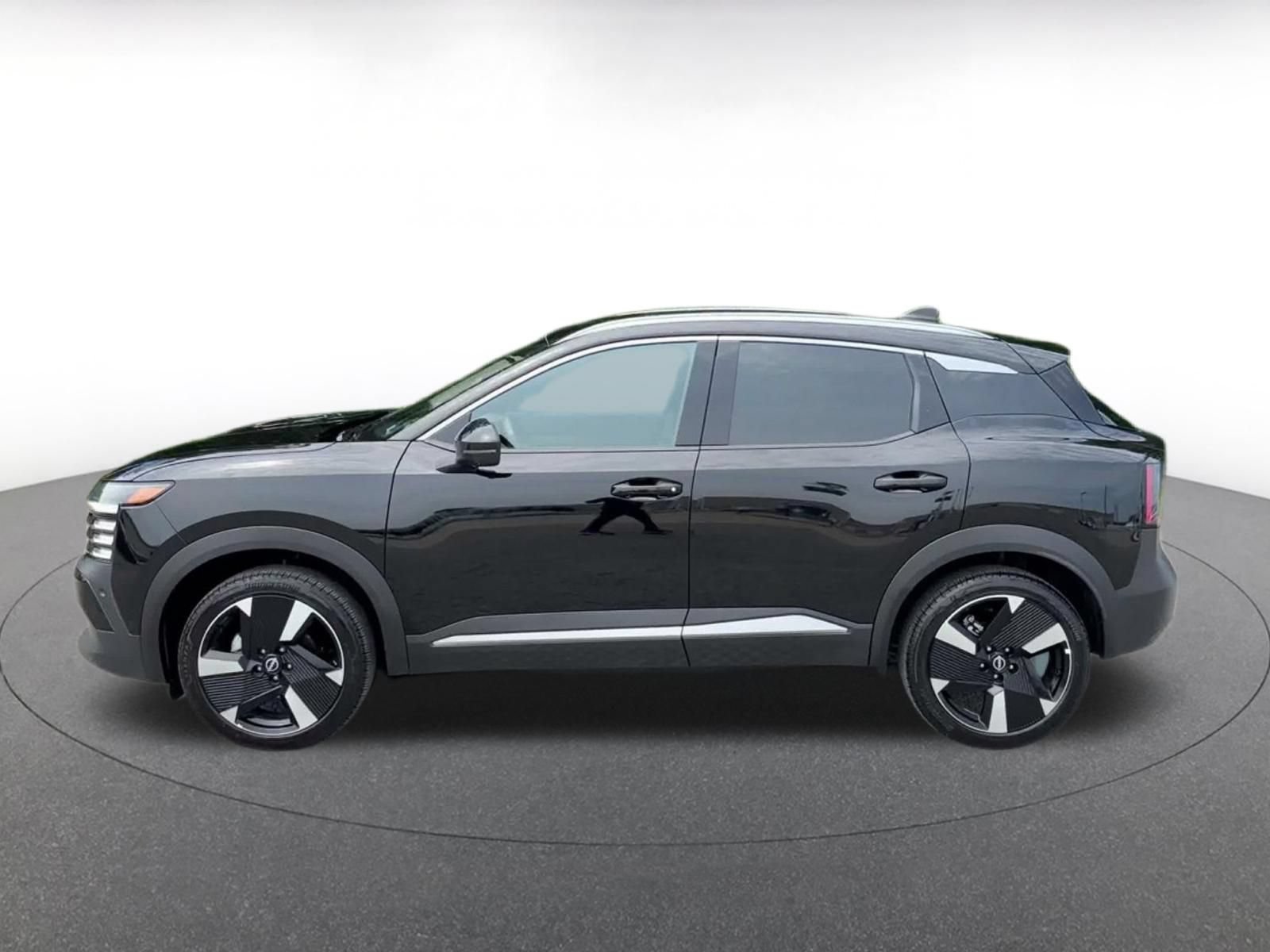 Used 2026 Nissan Kicks SR AWD/4WD image 8