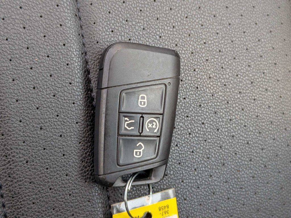 Used 2024 Volkswagen Tiguan Wolfsburg Edition AWD/4WD image 29