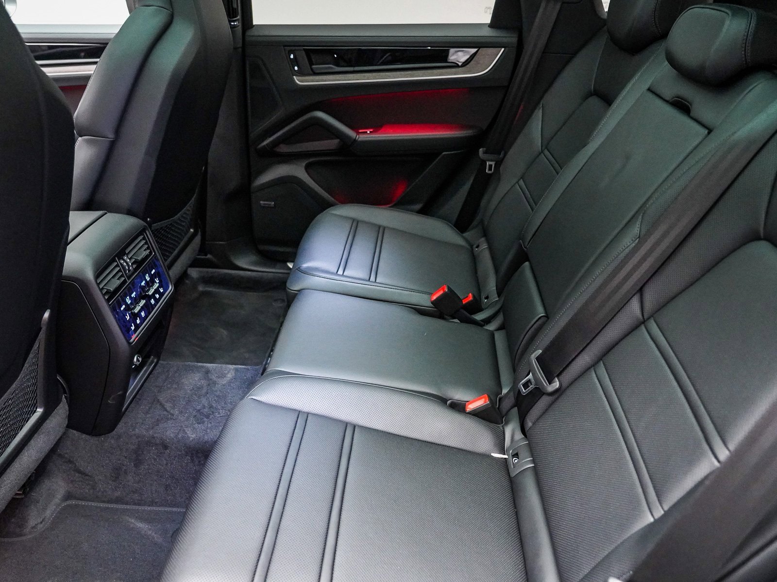 Certified 2025 Porsche Cayenne E-Hybrid image 25