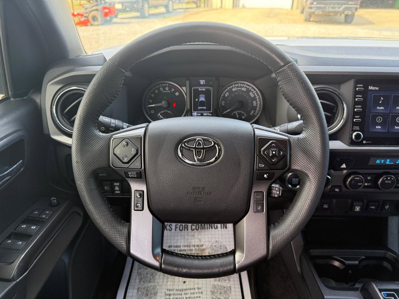 Used 2022 Toyota Tacoma TRD Off-Road AWD/4WD image 16