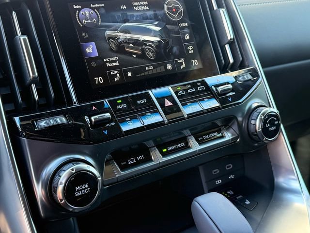 New 2026 Lexus LX 700h Luxury image 22