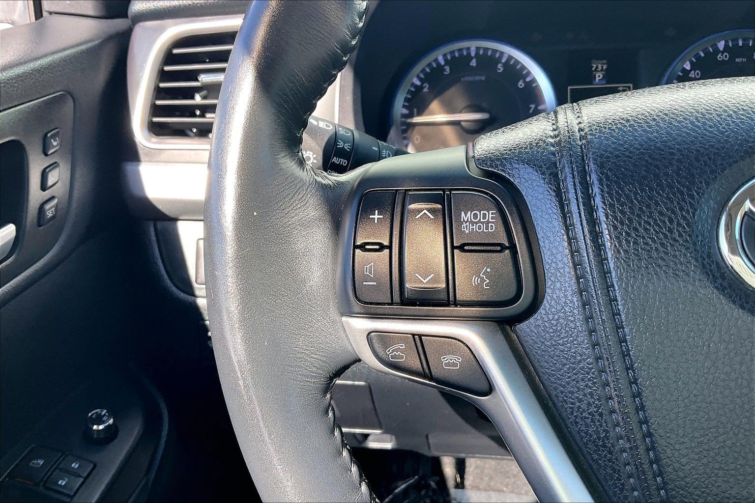 Used 2014 Toyota Highlander Limited Platinum AWD/4WD image 23