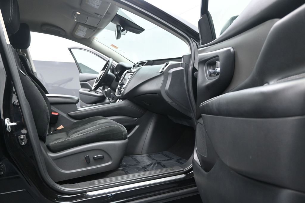 Used 2020 Nissan Murano SV FWD image 17