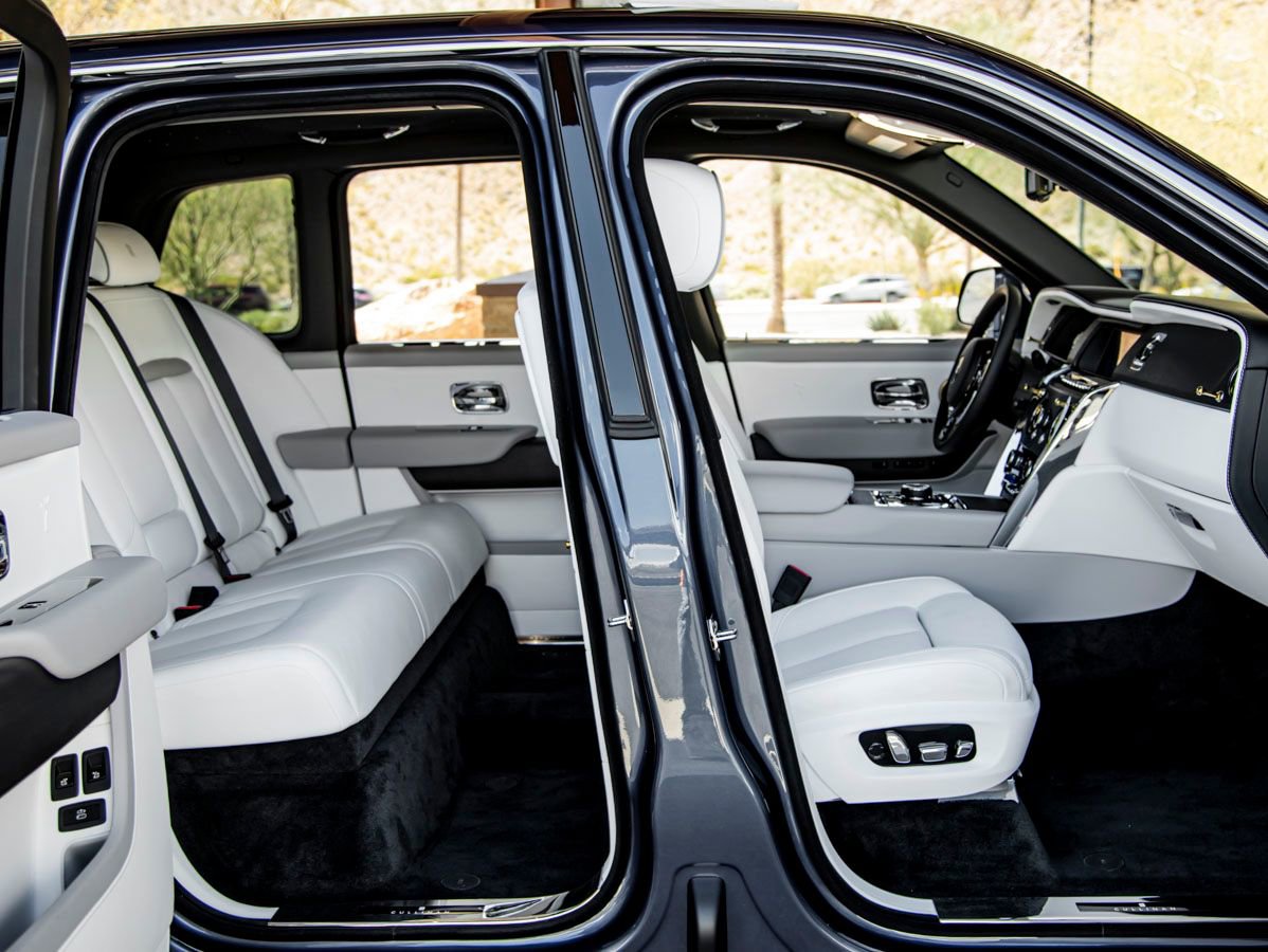 Certified 2024 Rolls-Royce Cullinan w/ Cullinan Package image 30