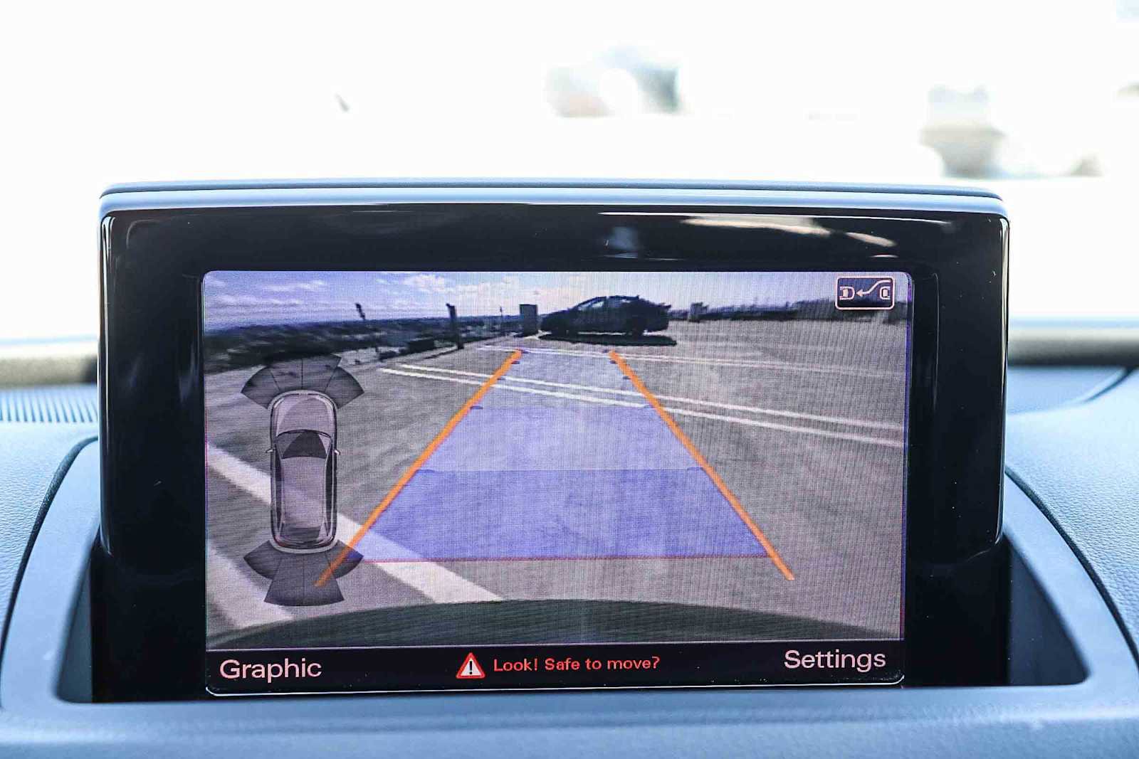 Used 2018 Audi Q3 2.0T Premium Plus w/ Premium Plus Package image 37